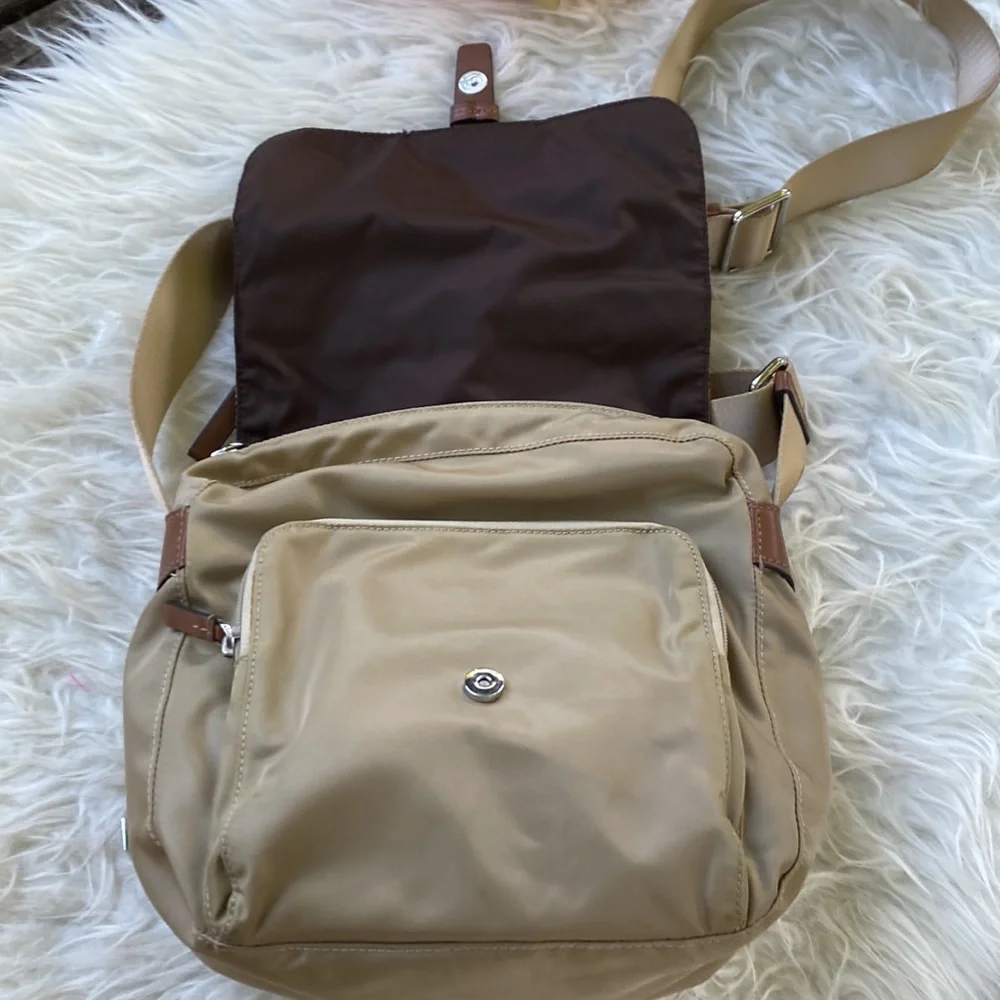 🌺Tumi crossbody bag🌺 - Picture 9 of 11